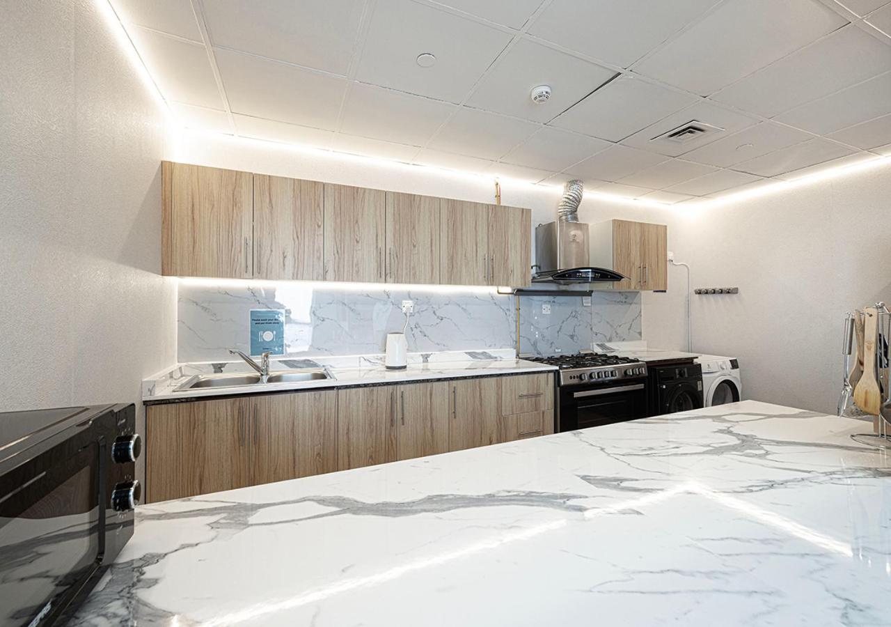 Next'House - Skyview Host Hostel Dubai Luaran gambar